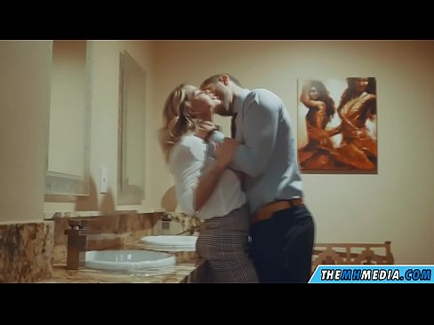 ❤️ Cando unha loura tetona seduce nun baño público ️ Follar en % gl.zhangshumeng.top %